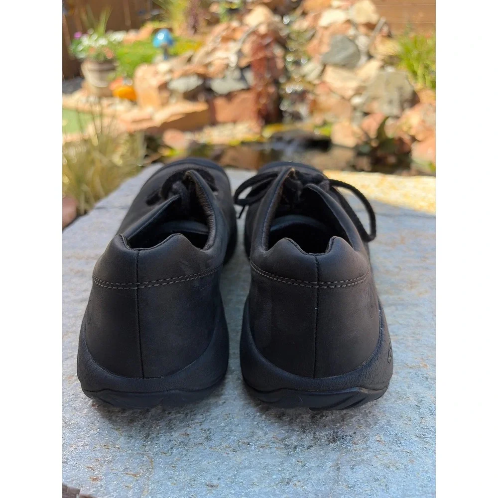 KEEN Presidio Mens Black Leather Walking Shoes Low Top Oxfords Size 9 0507
